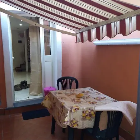 Billy House Pensión Acireale